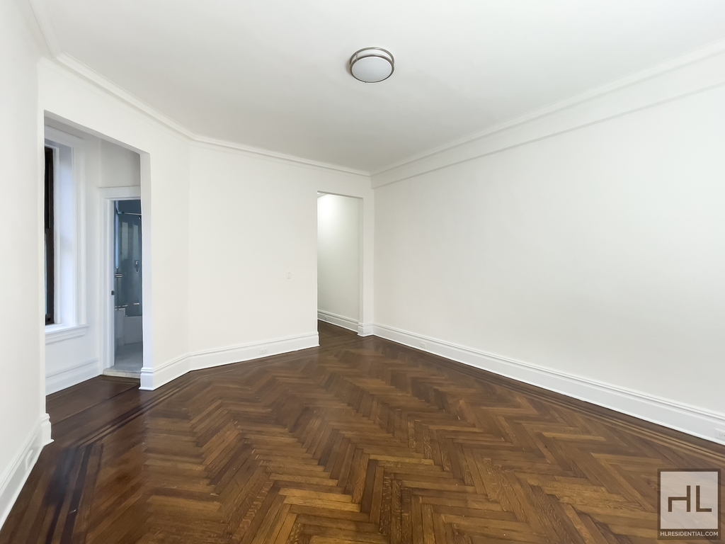West 72 Street - Photo 1
