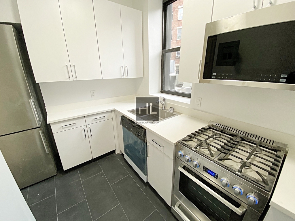 West 72 Street - Photo 6