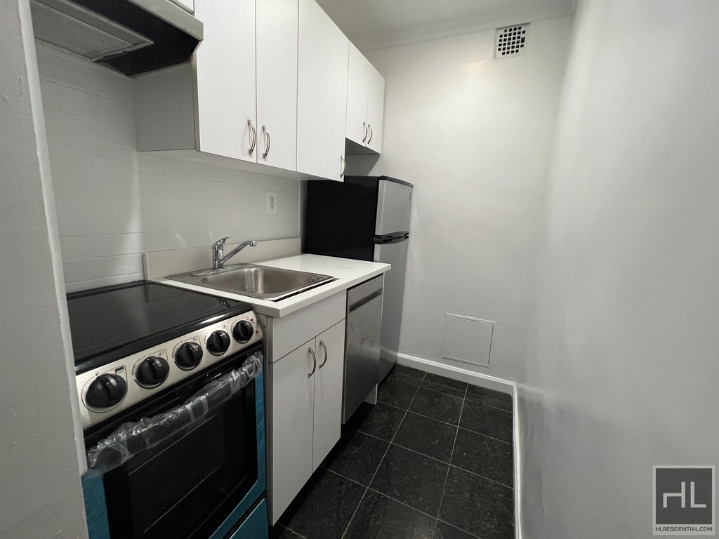 West 73rd Street - Photo 3