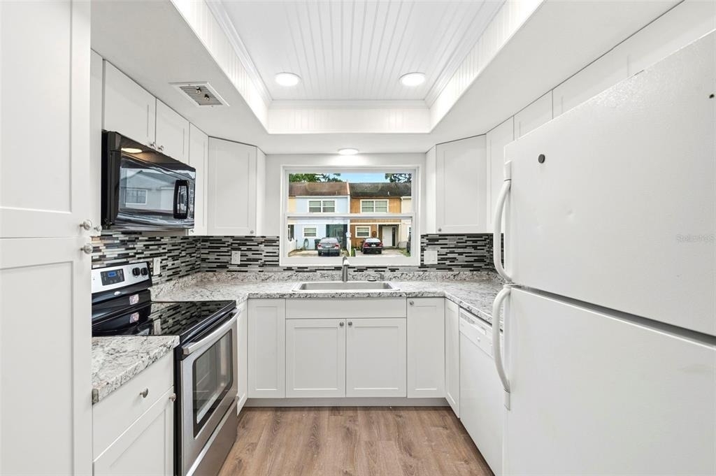 2871 S Pines Drive - Photo 3