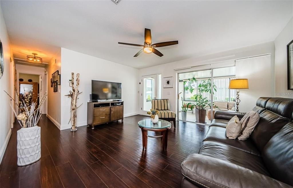 2739 Sherbrooke Lane - Photo 4