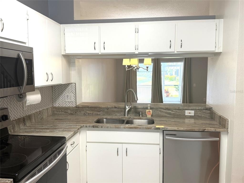 6211 Bayside Key Drive - Photo 4
