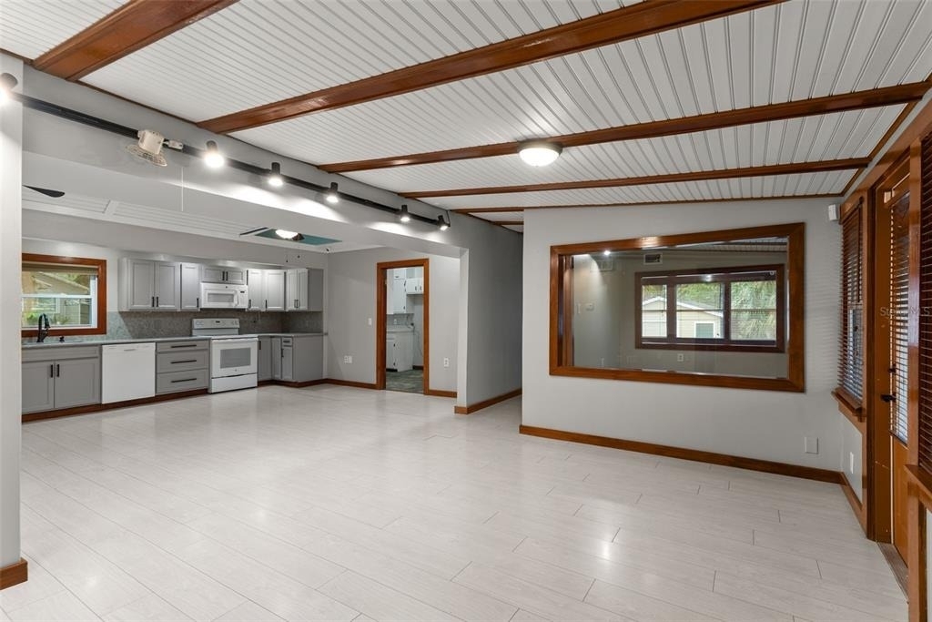 10519 Bridgewood Drive - Photo 3