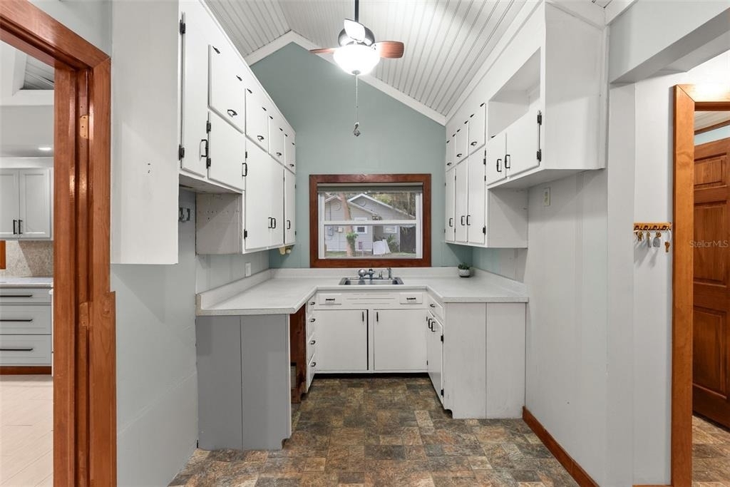 10519 Bridgewood Drive - Photo 7