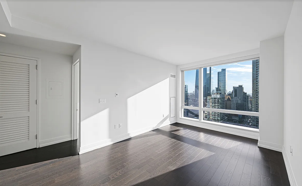  10th Avenue - Photo 0