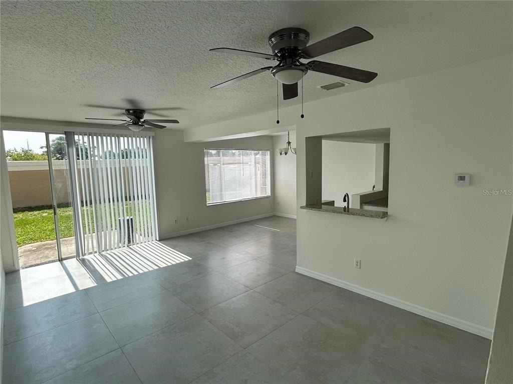 202 Washington Palm Loop - Photo 2