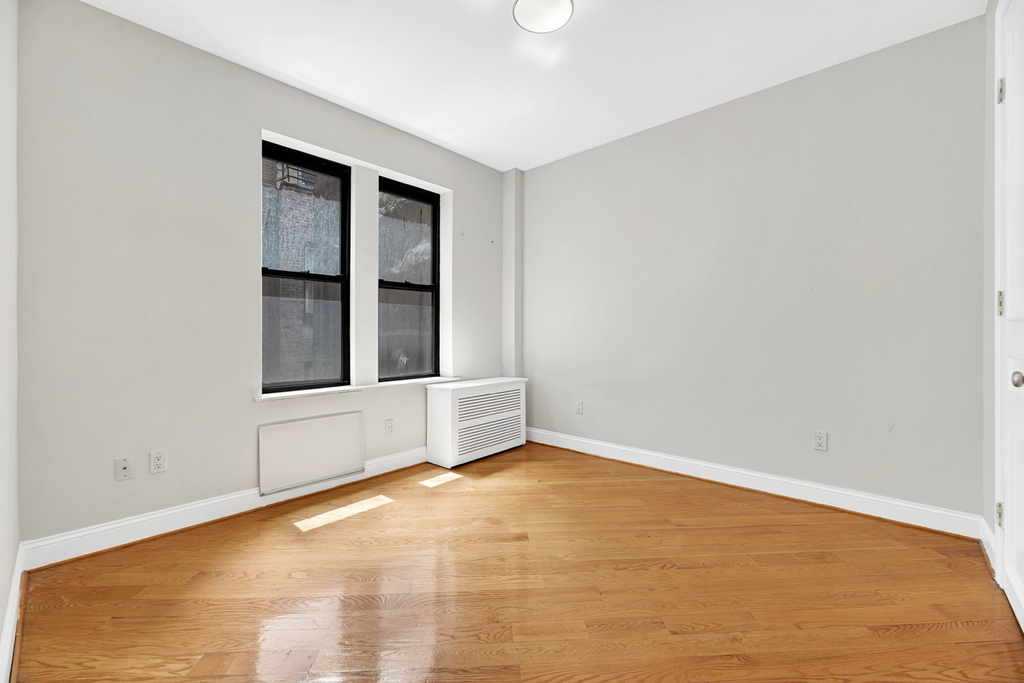 226 East 70th Street - Photo 2