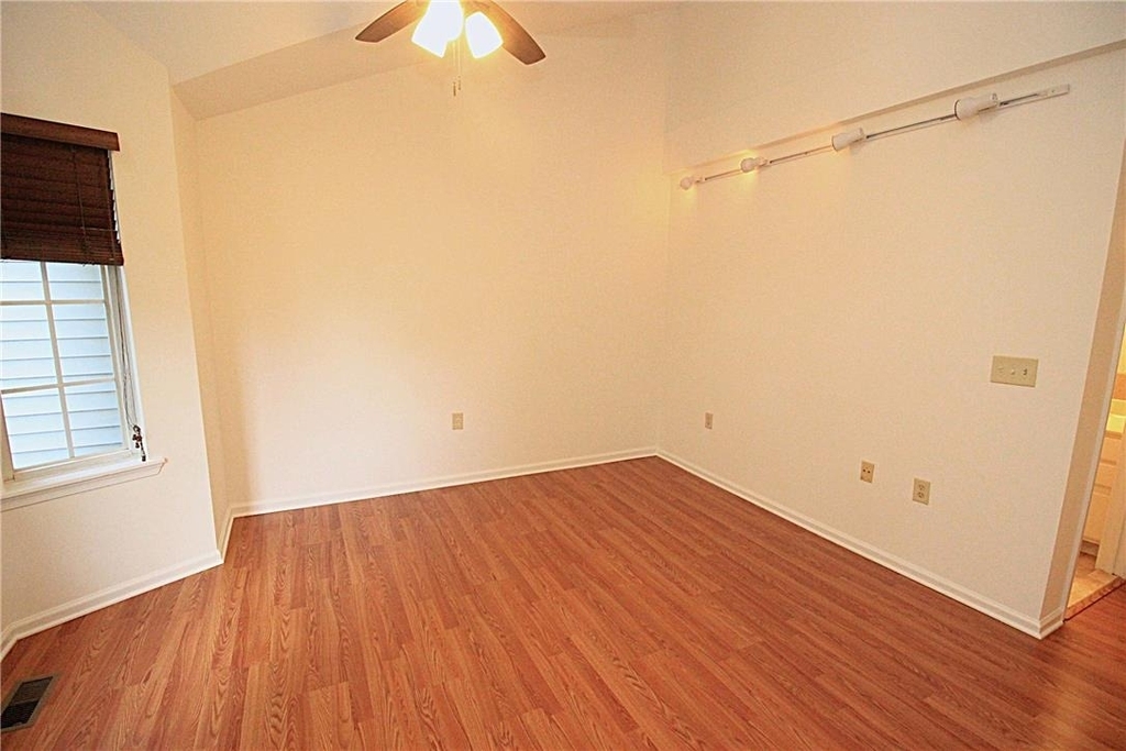 106 Founders Court - Photo 13
