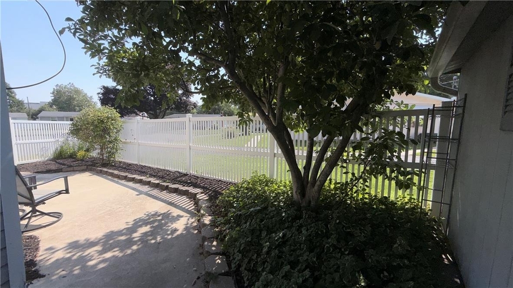 49 Seyfried Avenue - Photo 34