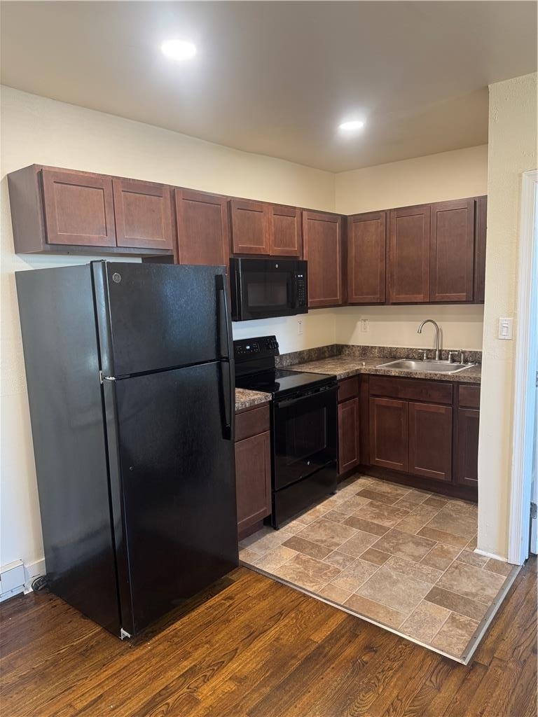 702 Wyandotte Street - Photo 5