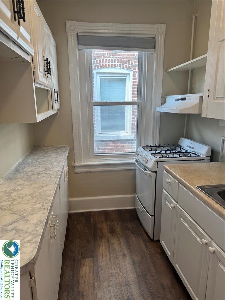 716 W Washington Street - Photo 1
