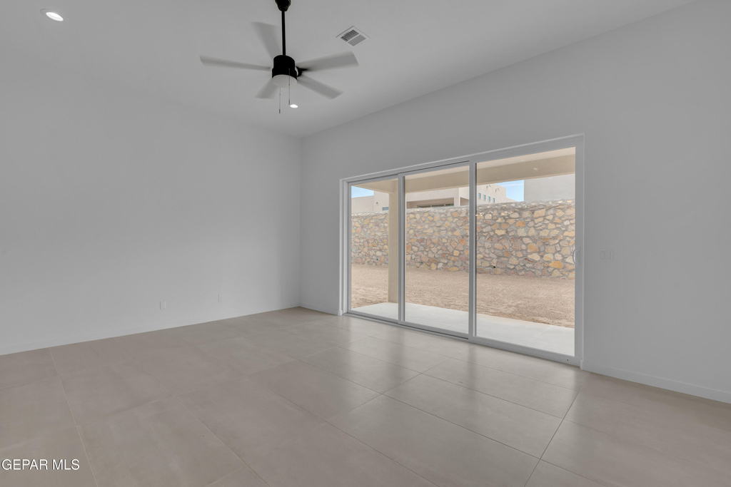 12825 Middlesbrough Avenue - Photo 13