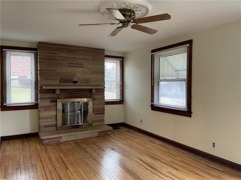 700 3rd St - Photo 3