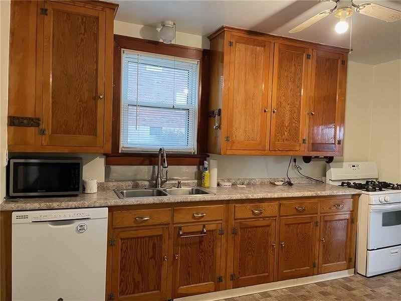 700 3rd St - Photo 8