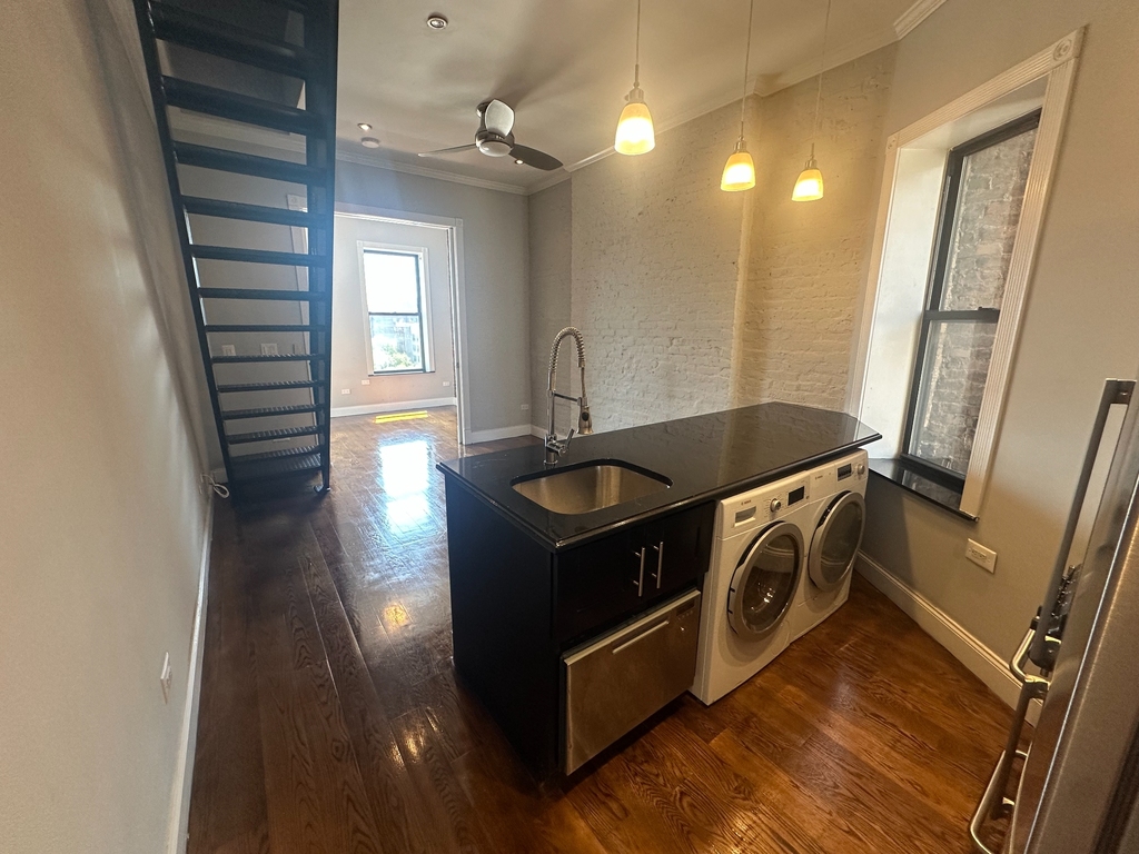 60 Avenue B - Photo 4