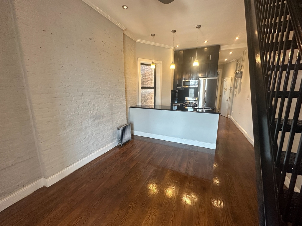60 Avenue B - Photo 3