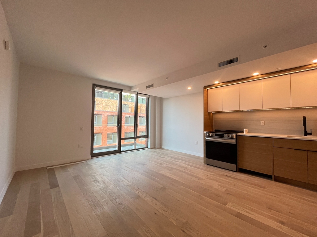 365 Bond Street - Photo 1