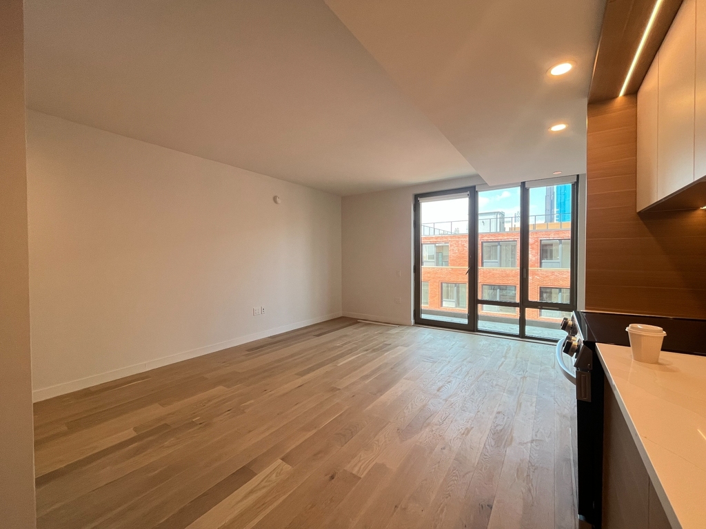 365 Bond Street - Photo 2