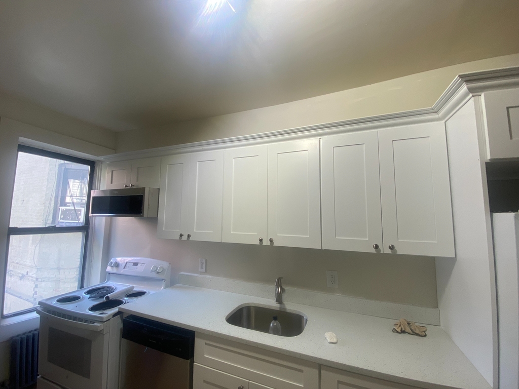 330 EAST 106TH ST NEW YORK. NY 10029 - Photo 2