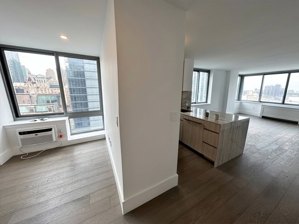 West 47th Street - Photo 1