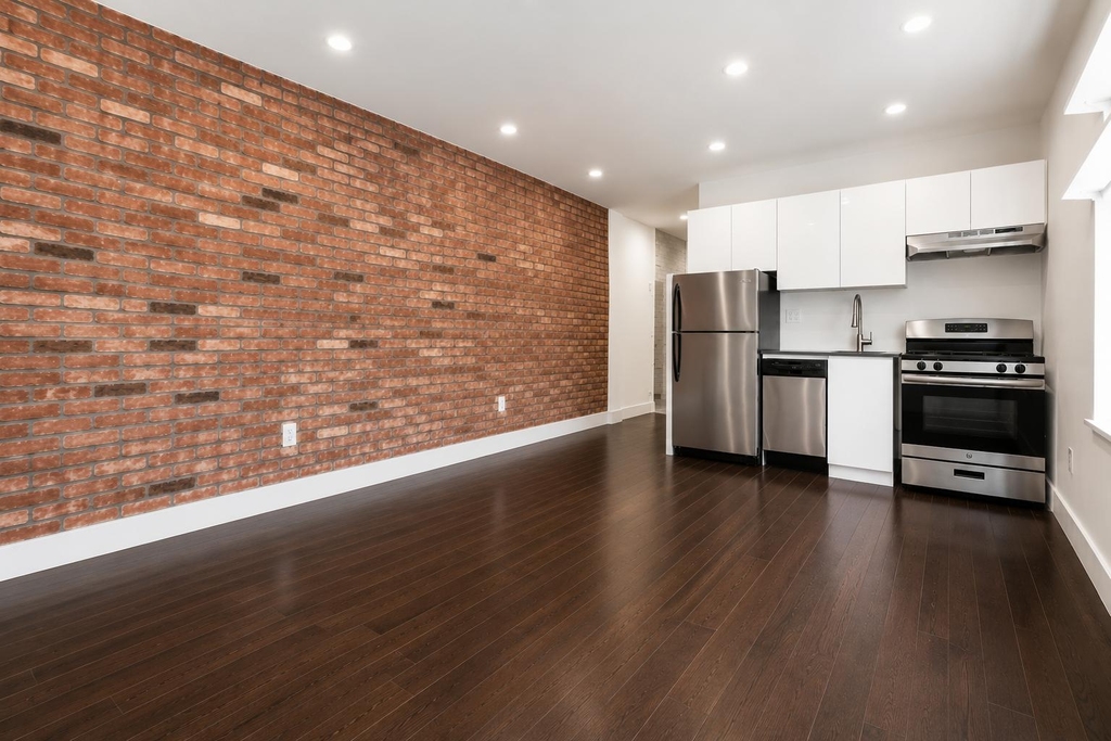 4 Saint Nicholas Terrace - Photo 3