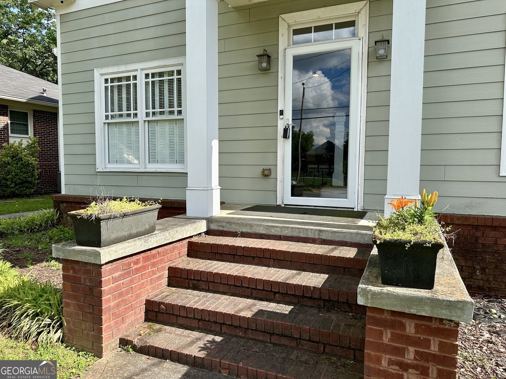 1594 Hardin Avenue - Photo 3