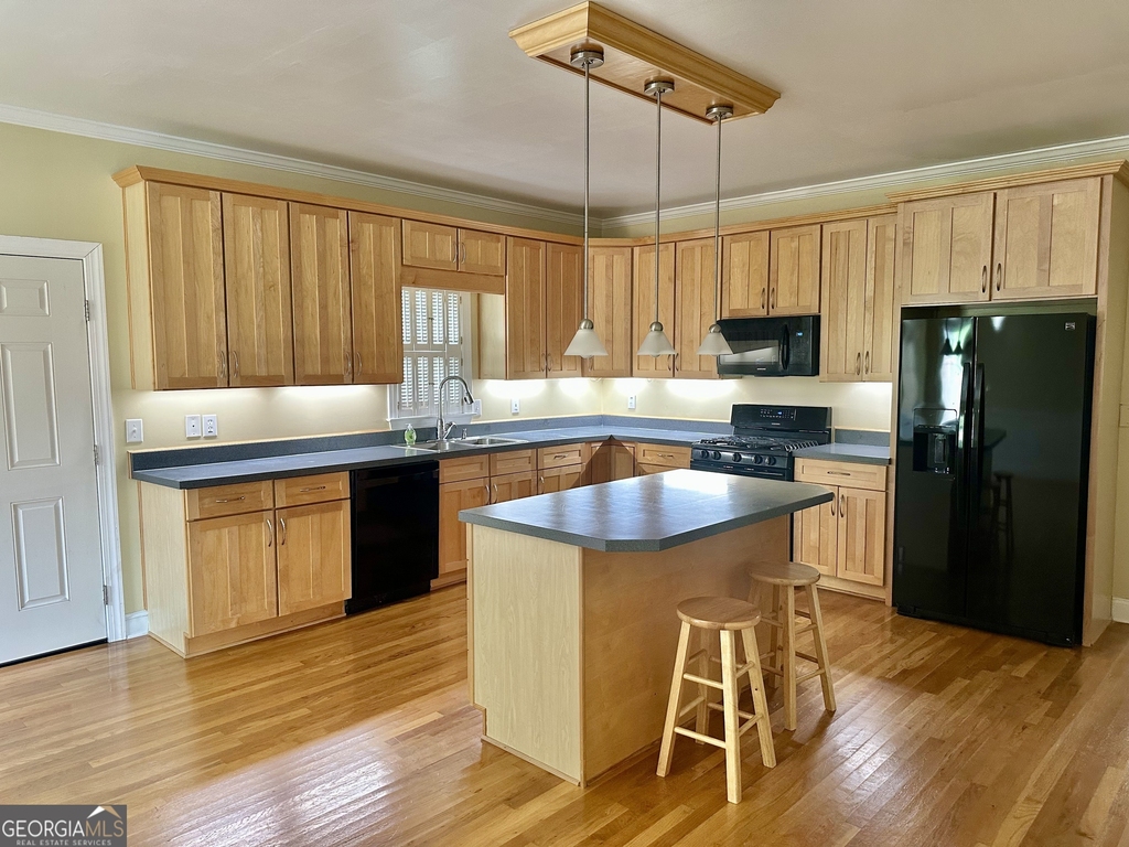 1594 Hardin Avenue - Photo 6