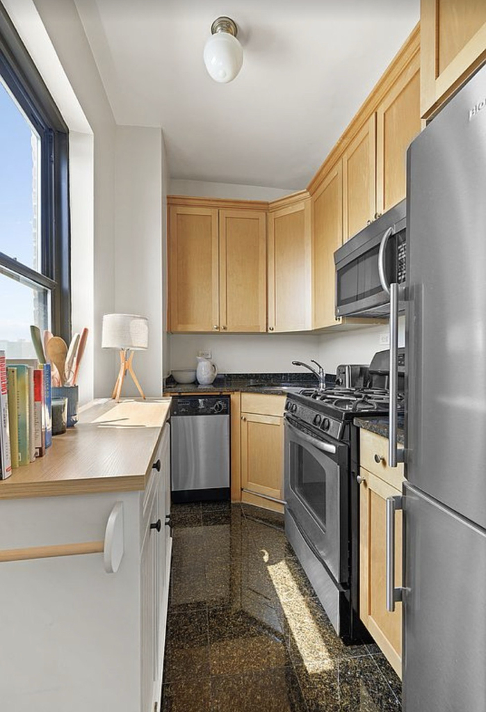 166 2nd Avenue - Photo 2