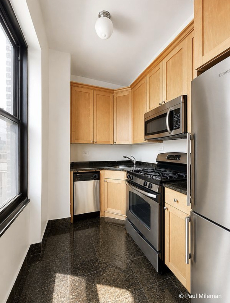 166 2nd Ave - Photo 2