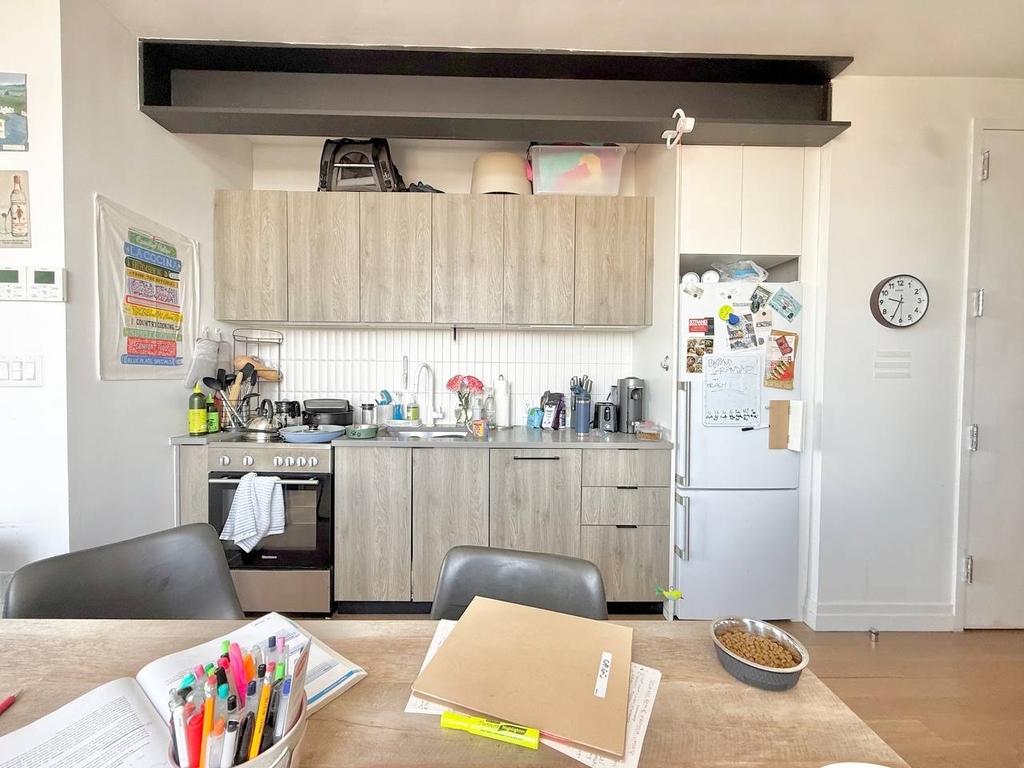 1112 Willoughby Avenue - Photo 4