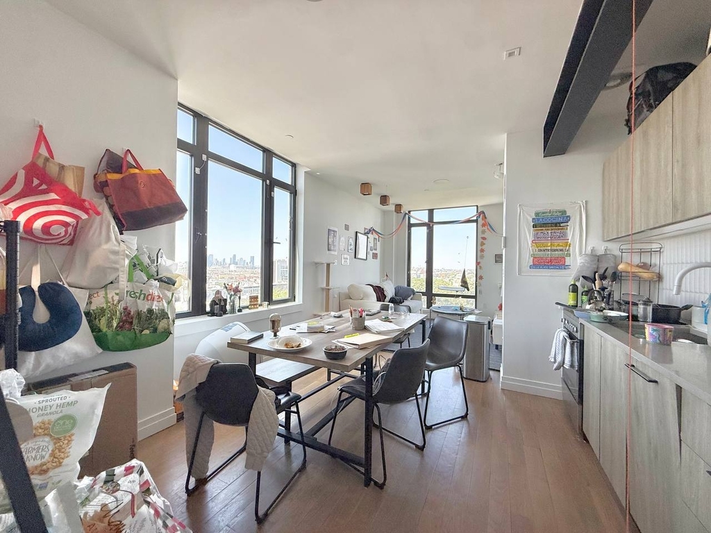 1112 Willoughby Avenue - Photo 1