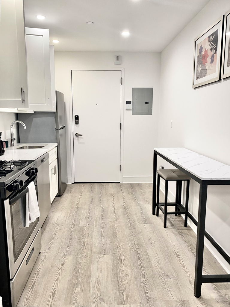 West 81st Street - Photo 8