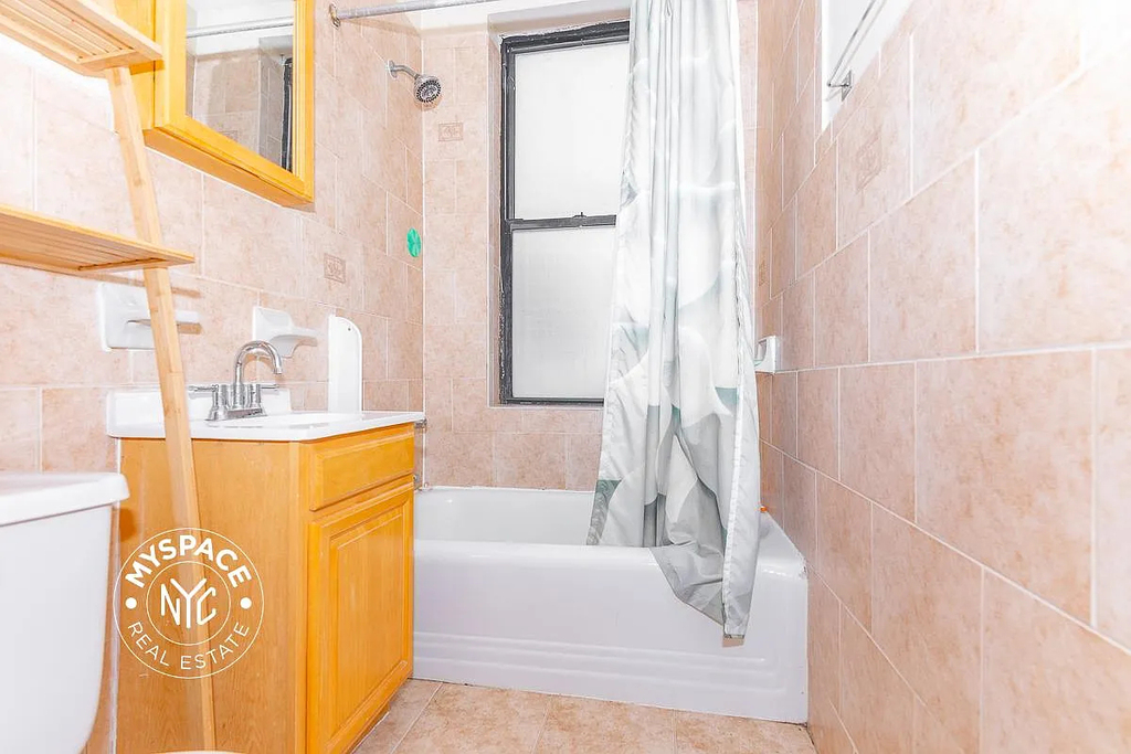 126 Graham Avenue - Photo 8