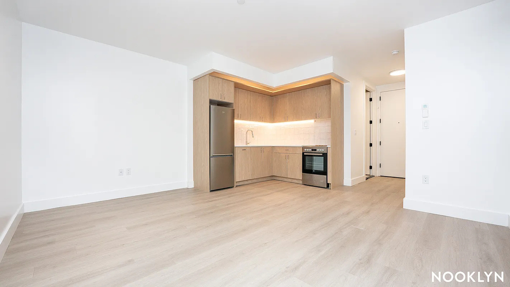 649 Hart Street - Photo 6