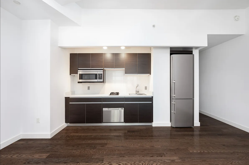 116 John Street - Photo 2