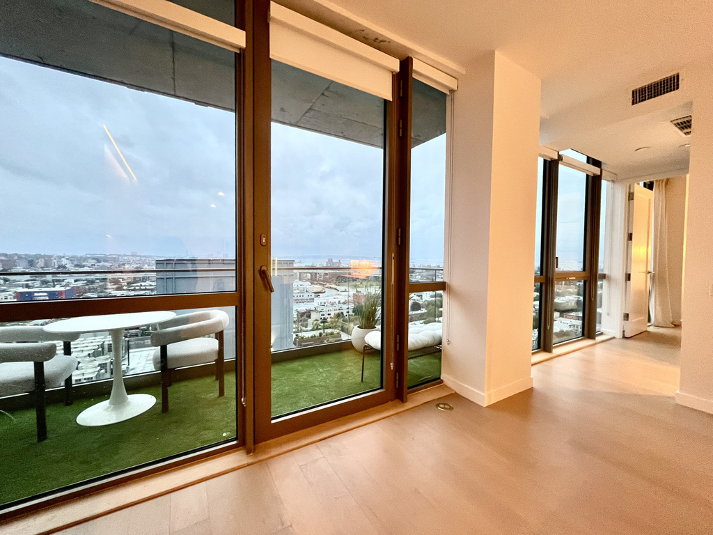 365 Bond Street - Photo 9