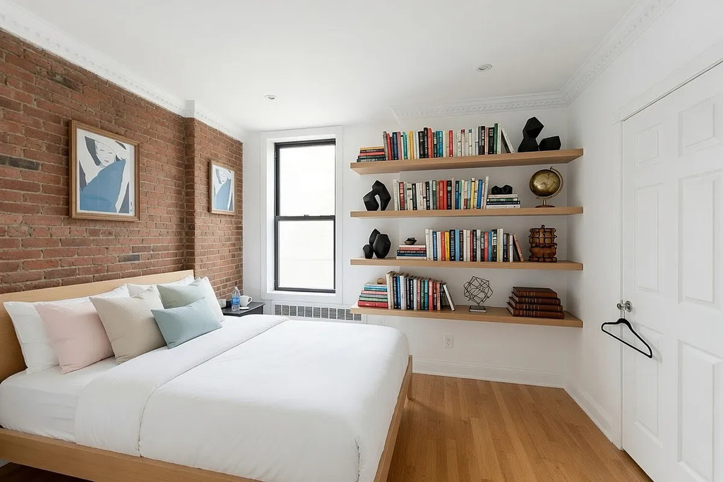 244 East 78th Street - Photo 2