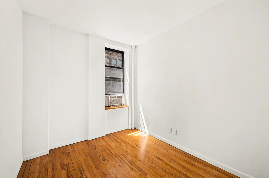 Madison Avenue and 30th Street - Photo 2