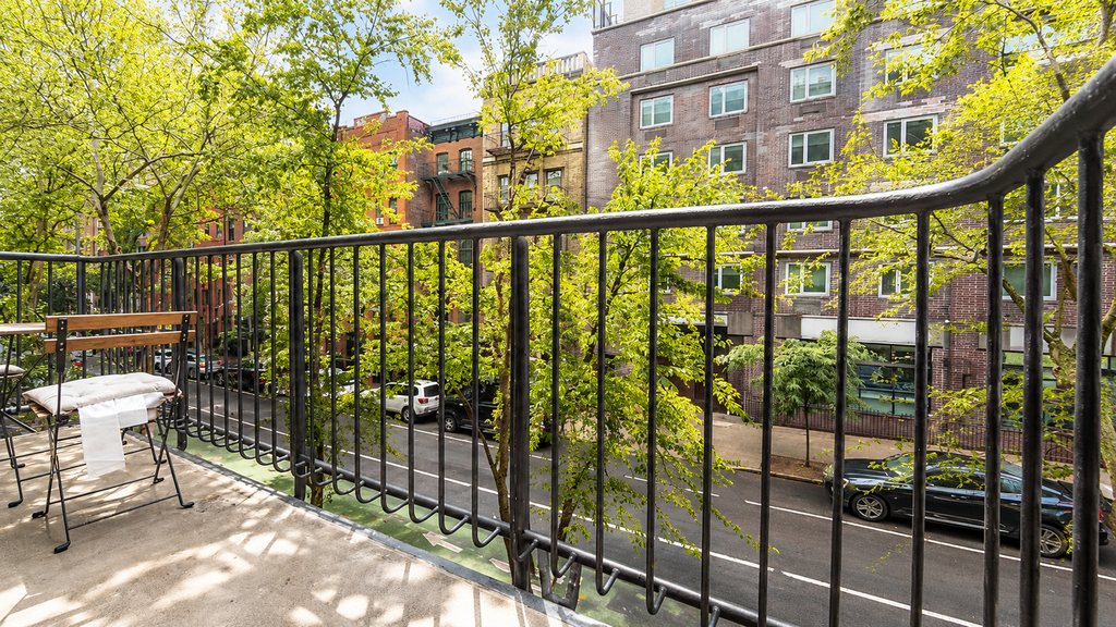 201 East 12th Street - Photo 0