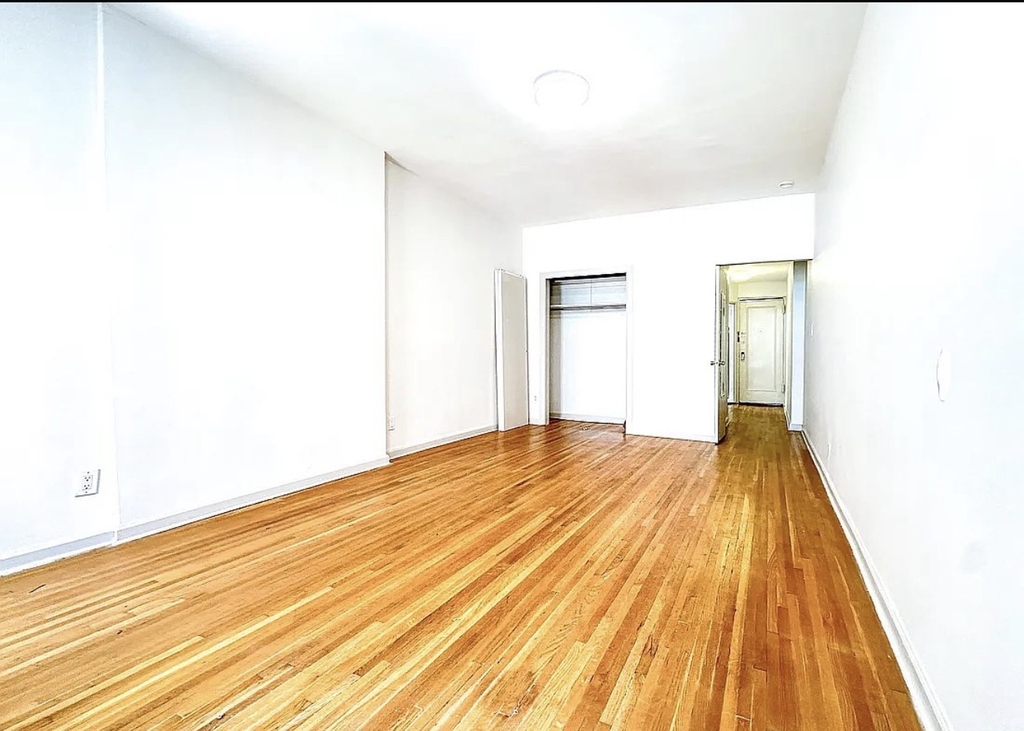 344 East 55th Street - Photo 1
