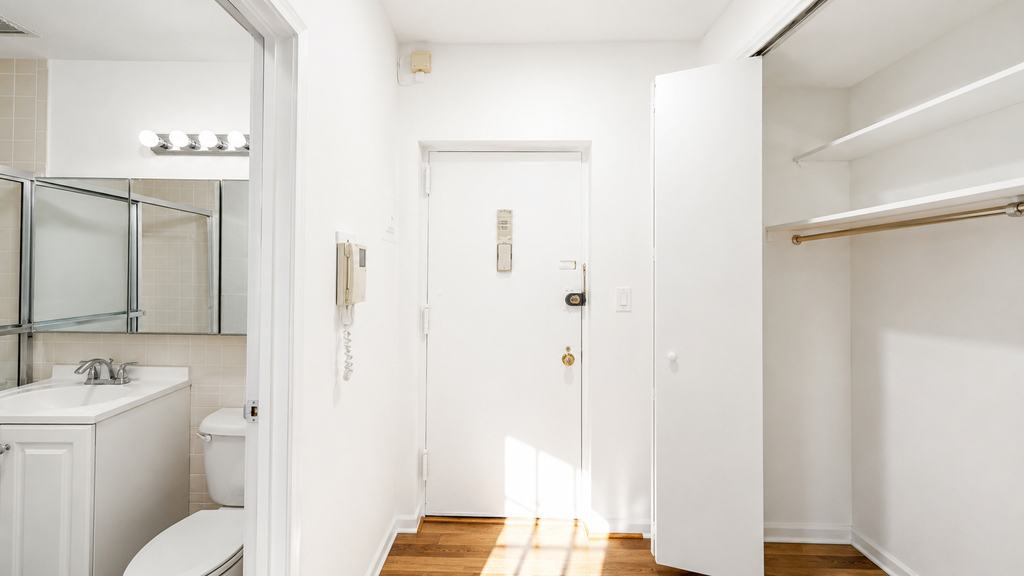 201 East 12th Street - Photo 4