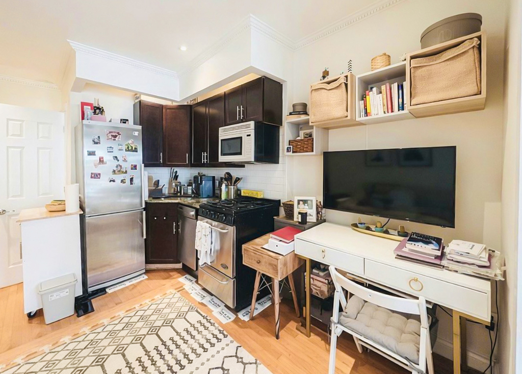 322 East 74th Street - Photo 2