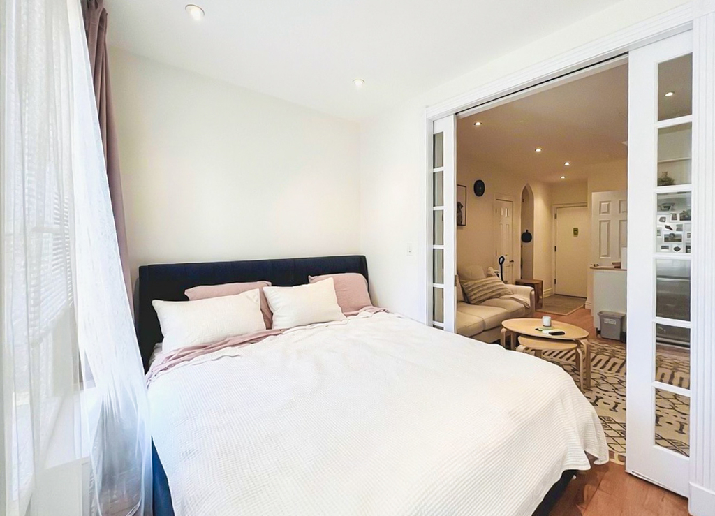 322 East 74th Street - Photo 3