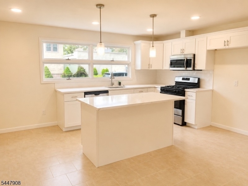 105 Chandler Ave - Photo 2