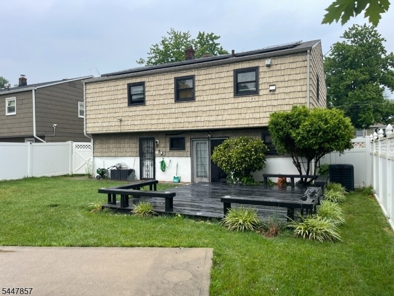 1930 Henry St - Photo 11