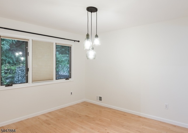 89 Continental Rd - Photo 3