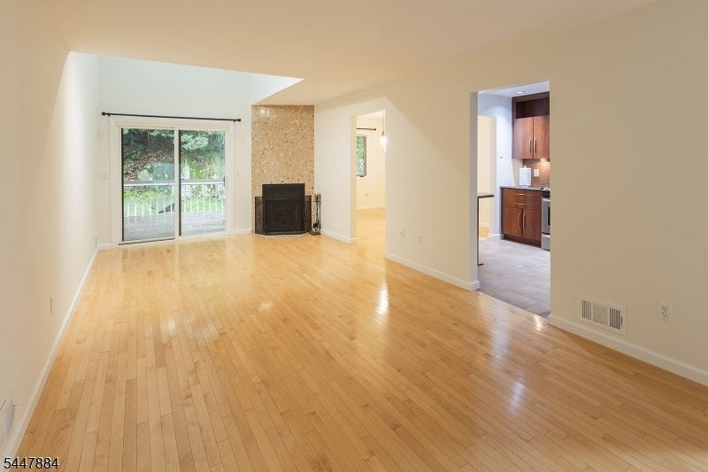 89 Continental Rd - Photo 5