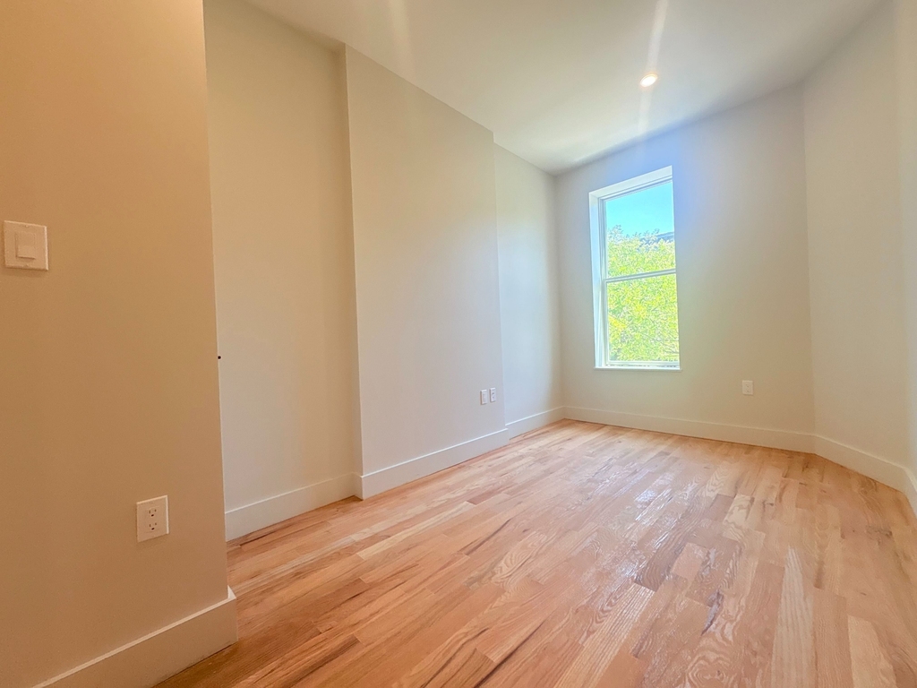 415 Himrod Street - Photo 5