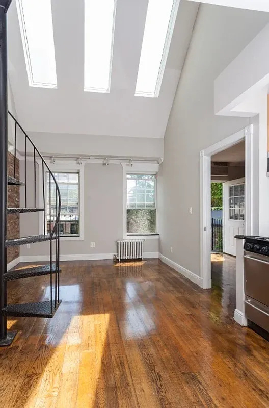350 West 21st Street - Photo 1