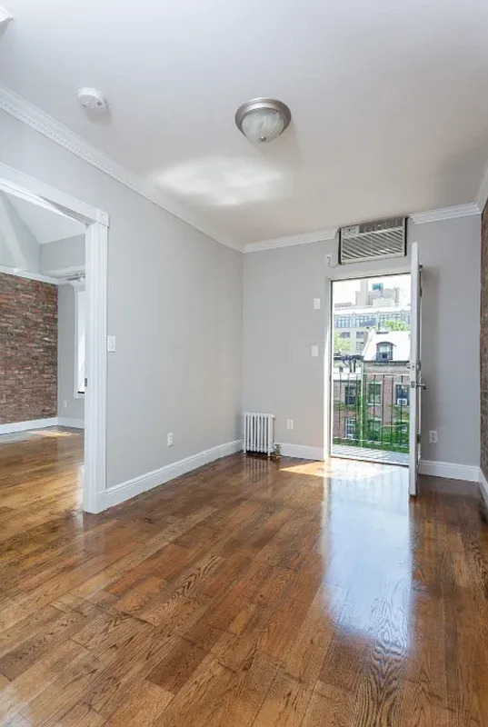 350 West 21st Street - Photo 0